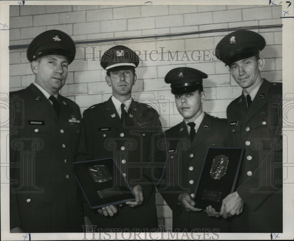 1970 Press Photo Members National Guard 256th Aviation Co. Rifle &amp; Pistol Team- Historic Images