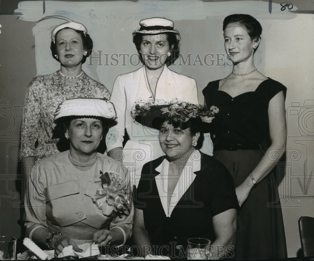 1956 Press Photo Party given by Consul Corps Ladies Auxiliary for Mrs. Kennon- Historic Images