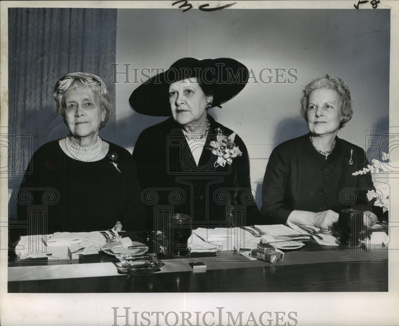 Load image into Gallery viewer, 1962 Press Photo The annual winter luncheon of the Dames at the Orleans Club
