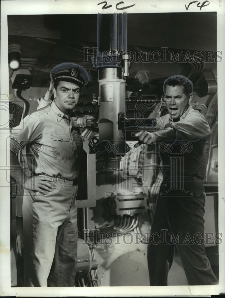 1972 Press Photo Ernest Borgnine & Glenn Ford star in "Torpedo Run"- Historic Images