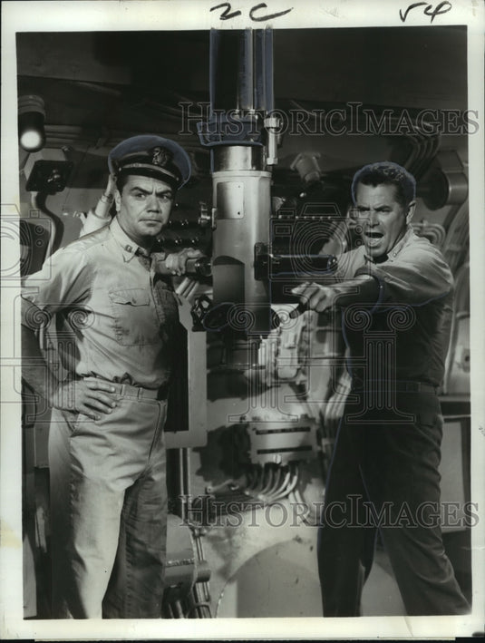 1972 Press Photo Ernest Borgnine & Glenn Ford star in "Torpedo Run"- Historic Images