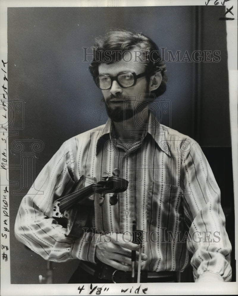 Load image into Gallery viewer, 1976 Press Photo Adrian Boiangiu, Romanian Violinist - noo00737
