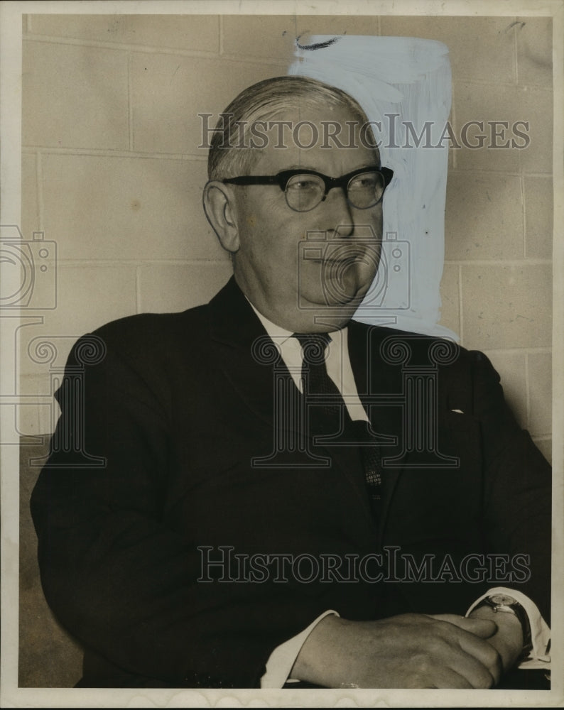 1966 Press Photo Lord Russell Brain delivers Rudolph Matas lecture - noo00773