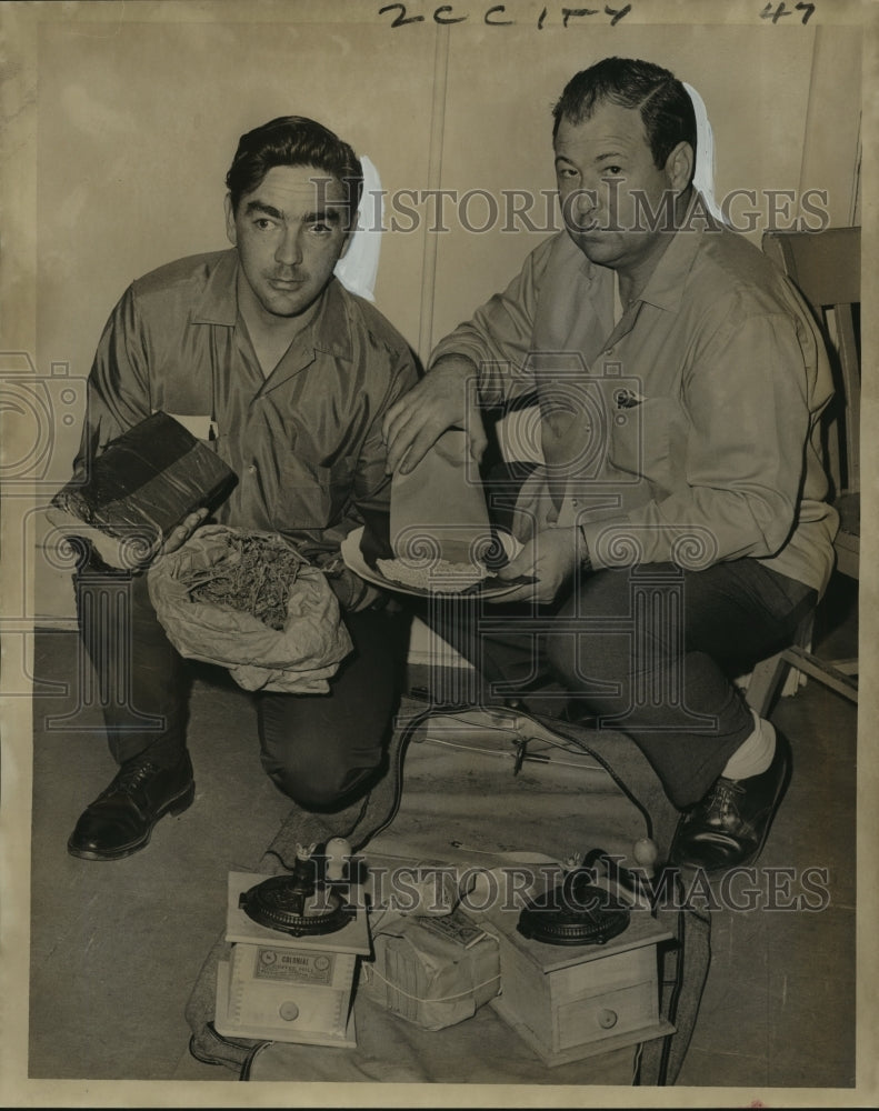 1967 Press Photo Narcotics Bureau Detectives Ronald C. Brady &amp; Dominic R. Verdi- Historic Images