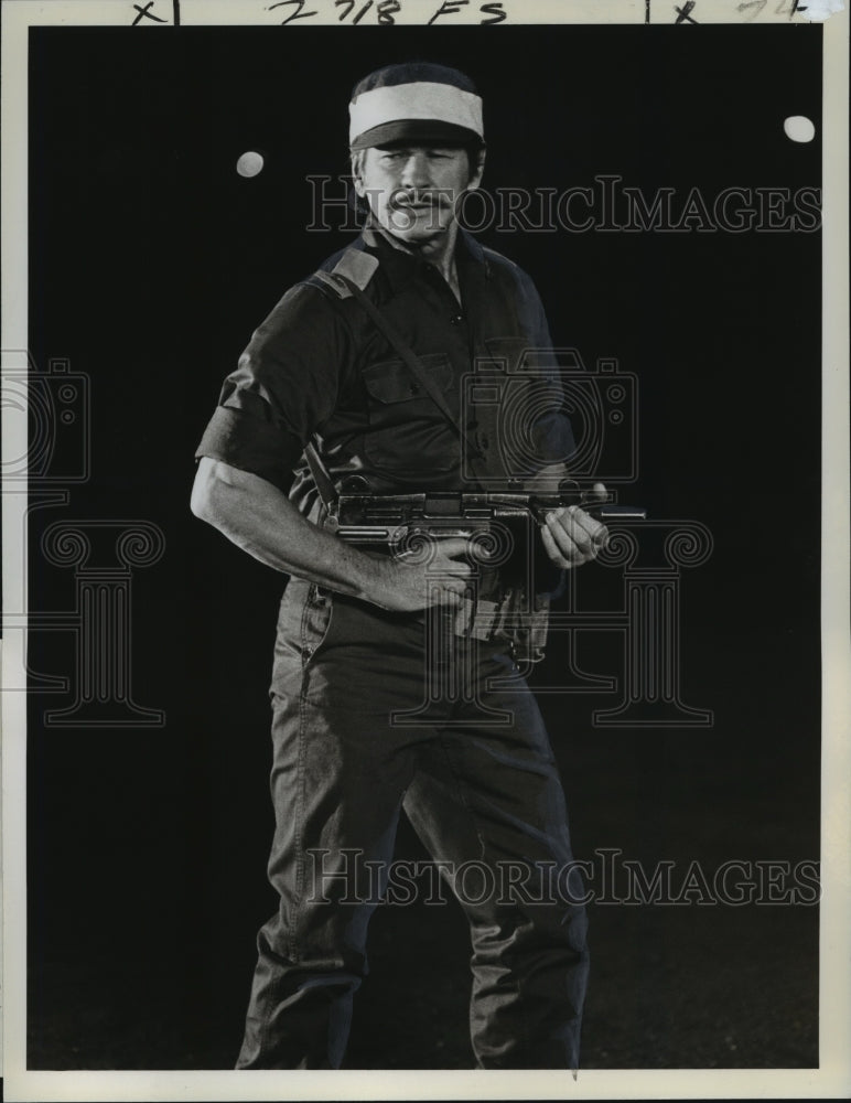 1977 Press Photo Actor Charles Bronson stars in Raid on Entebbe on The Big Event- Historic Images