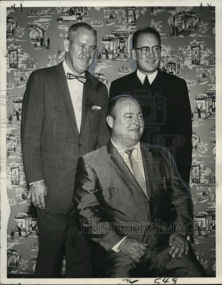 Load image into Gallery viewer, 1959 Press Photo Heads to raise funds for gymnasium of De La Salle High School
