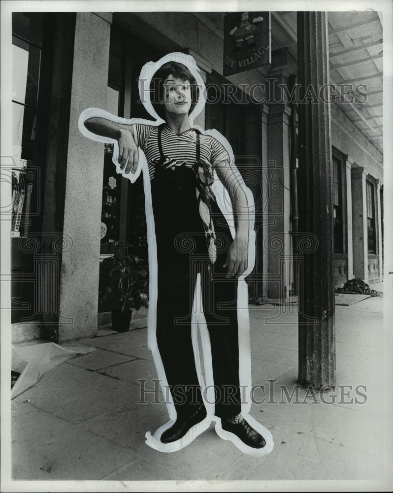 1975 Press Photo Penguin the Mime, Johnny Bonck- Historic Images