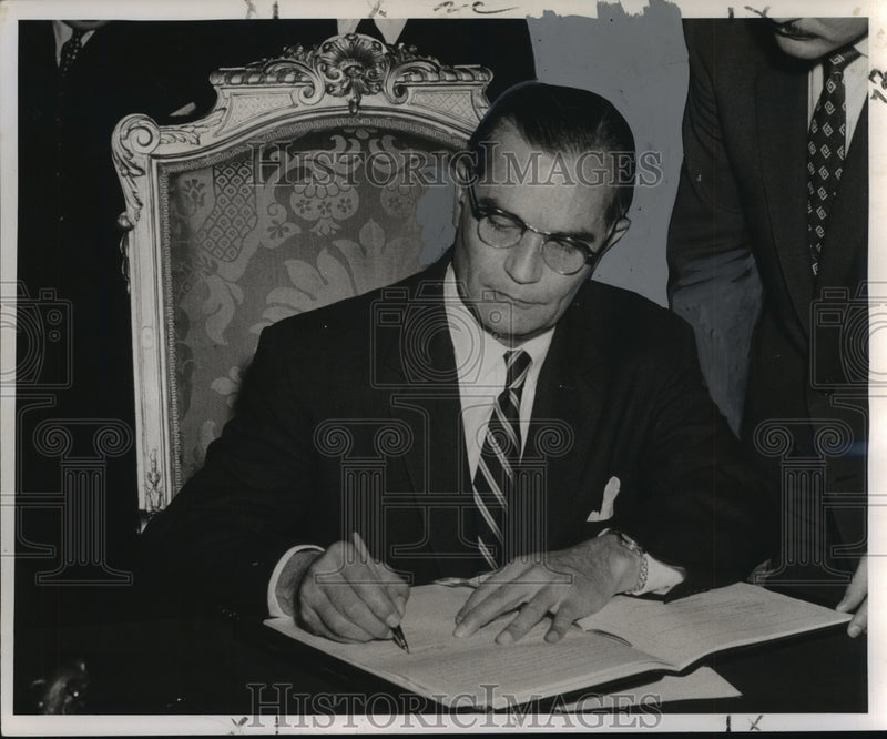 Load image into Gallery viewer, 1957 Press Photo Walter Buchanan, acting secretary ministry of communication
