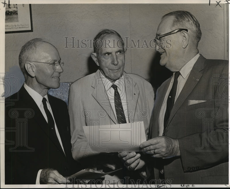 Load image into Gallery viewer, 1963 Press Photo Commendations for service to N.O. Retired Civil Employees Assn.
