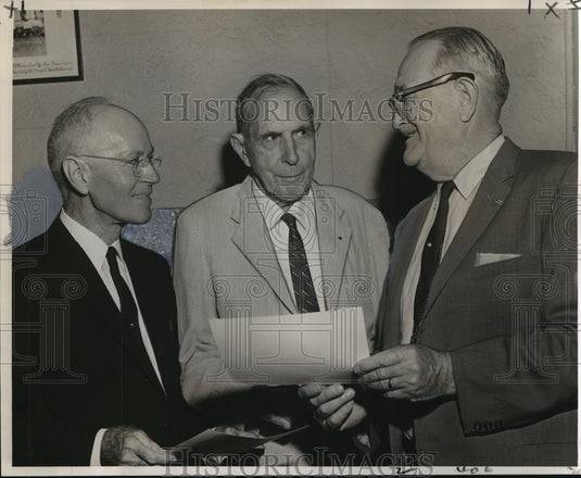 1963 Press Photo Commendations for service to N.O. Retired Civil Employees Assn.