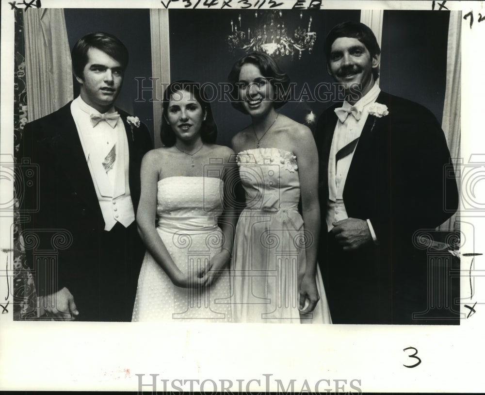 1978 Press Photo Guests at a party, Carrere, Van Denburgh, Johnsen &amp; Bertucci- Historic Images