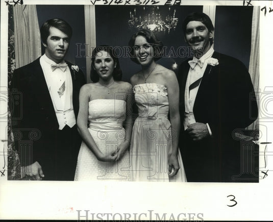 1978 Press Photo Guests at a party, Carrere, Van Denburgh, Johnsen & Bertucci- Historic Images
