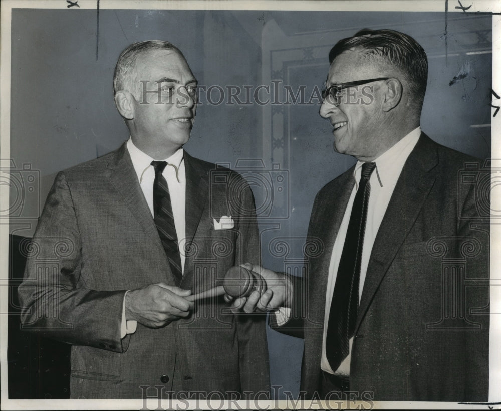 1965 Press Photo Gavel presented to Shirley B. Braselman by W.L. Wyckoff