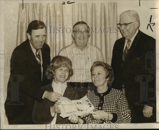 1973 Press Photo Algiers Irish Association Plans St. Patrick's Day Festivities- Historic Images