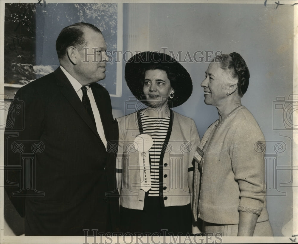 1964 Press Photo Officials Chat at the Louisiana AFL-CIO Convention, New Orleans