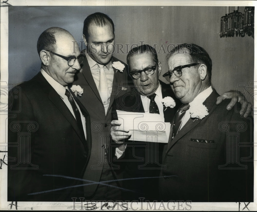 1970 Press Photo Refrigeration Engineers Technicians Association new officers- Historic Images