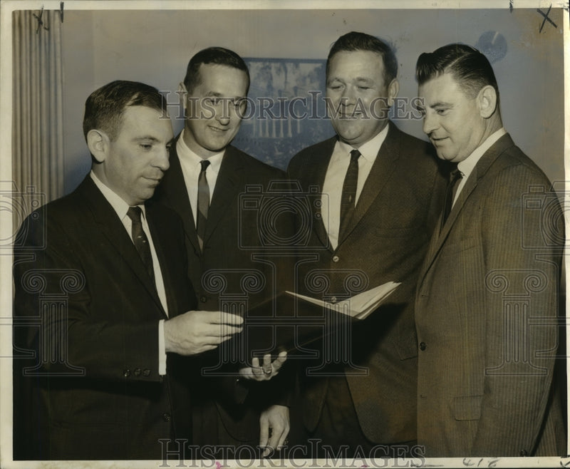 Load image into Gallery viewer, 1964 Press Photo Officers of the Louisiana Association of Life Underwriters
