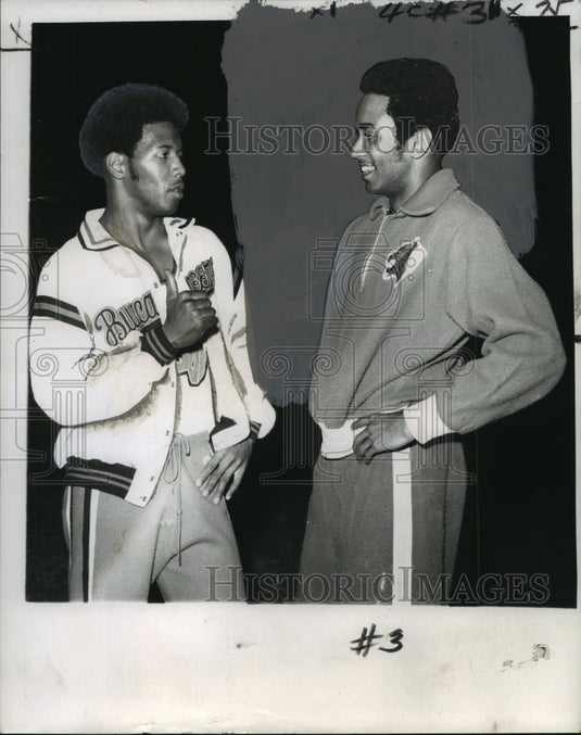 1971 Press Photo Fallon Bush & Ralph Smith, who's number 1 in the 100-yard dash- Historic Images