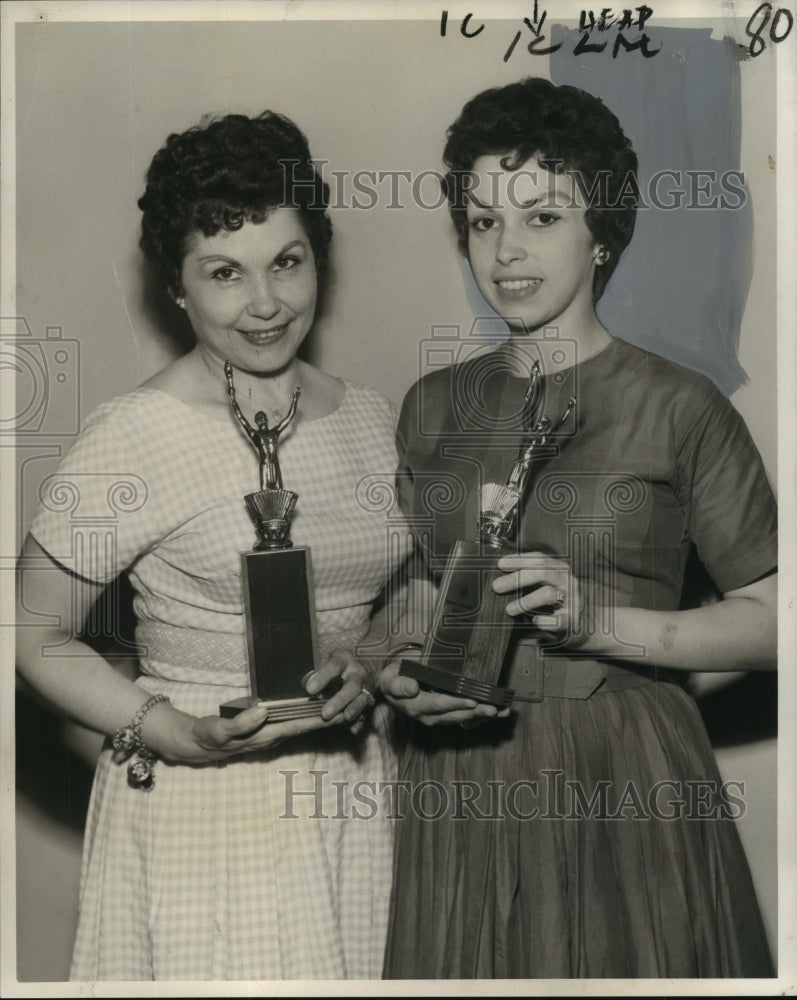 1961 Press Photo Joel Buck presented award at American Accordionists Association- Historic Images