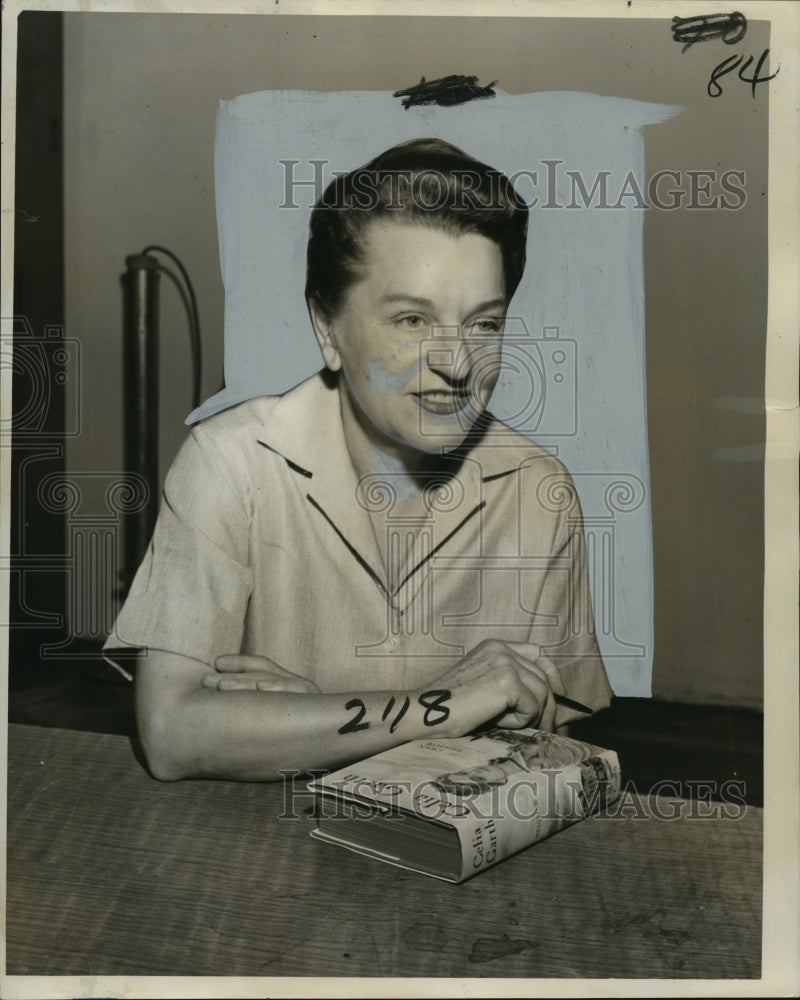 1959 Press Photo Novelist Gwen Bristow with her new book, &quot;Celia Garth&quot;