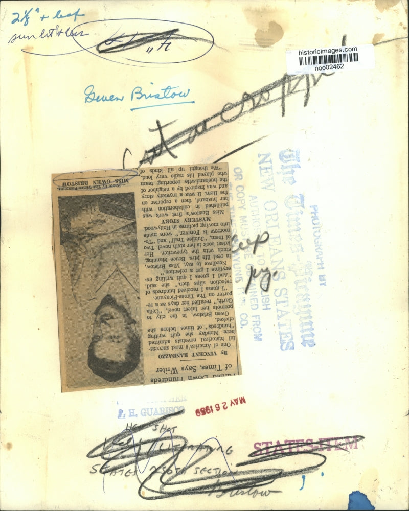 1959 Press Photo Novelist Gwen Bristow with her new book, "Celia Garth"