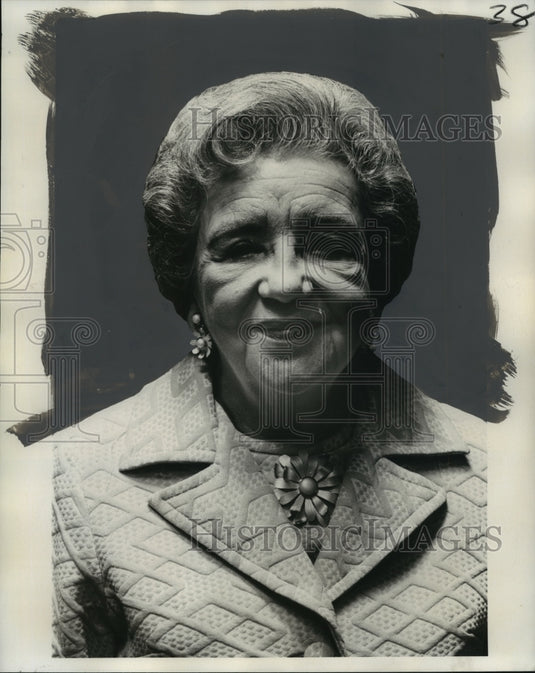 1975 Press Photo Mrs. George A. Broas- Historic Images