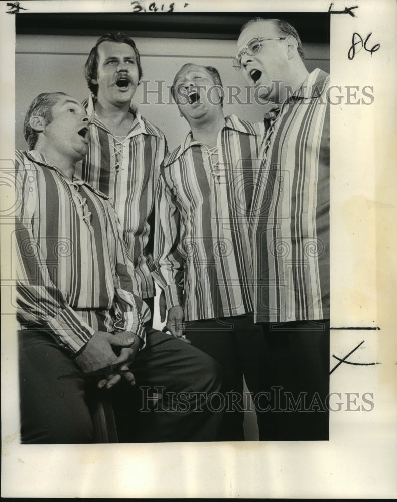 1974 Press Photo Barber Shop Quartet The Buccaneers, perform for Harmony Holiday- Historic Images