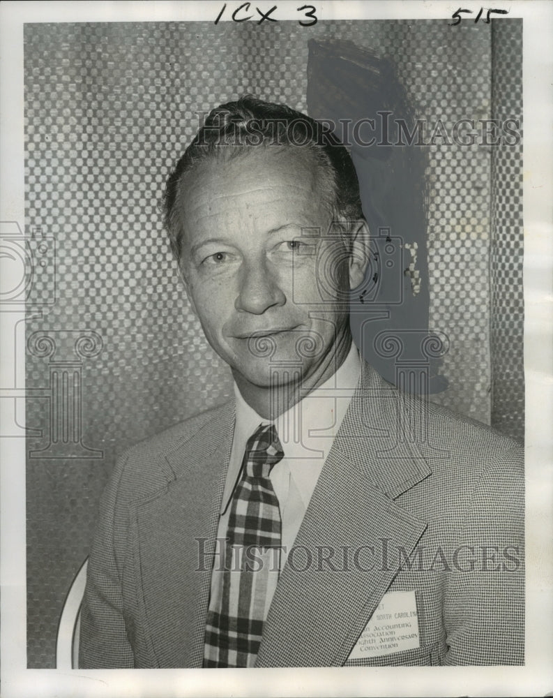 1974 Press Photo R. Lee Brummet, president of American Accounting Association- Historic Images