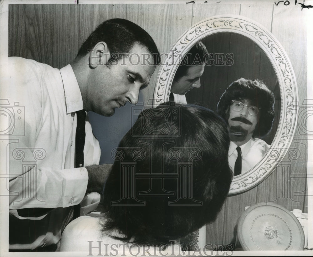 1968 Press Photo Man has Goatee Trimmed - noo02728