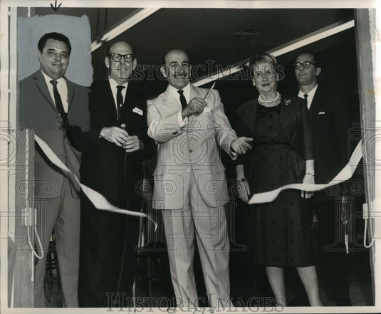 1961 Press Photo Ribbon Cutting at Universal Furs, New Orleans - noo02737