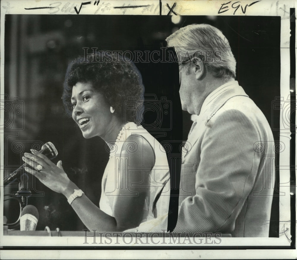 1972 Press Photo California assemblywoman Yvonne Brathwaite &amp; Lawrence O&#39;Brien- Historic Images