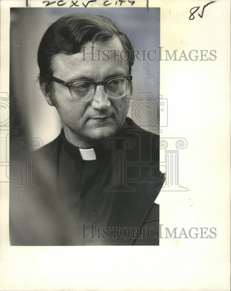 1974 Press Photo Rev. James C. Carter, S.J., new President of Loyola University- Historic Images