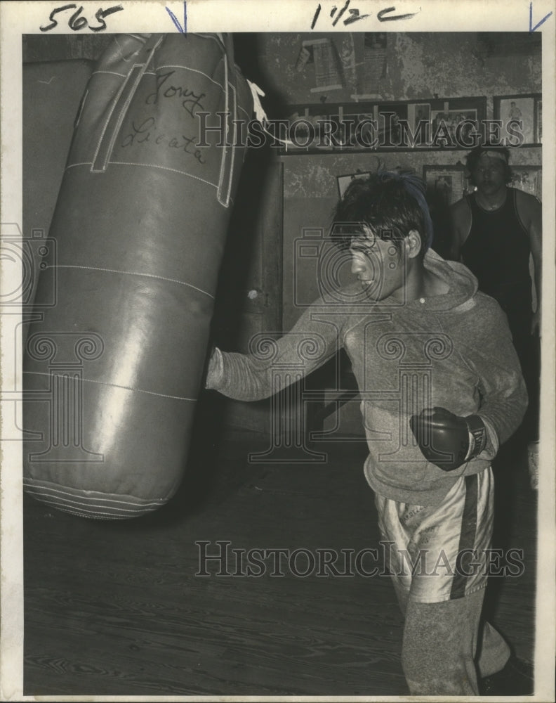 1972 Press Photo Ricky Capitano, Another Boxing Opponent- Historic Images