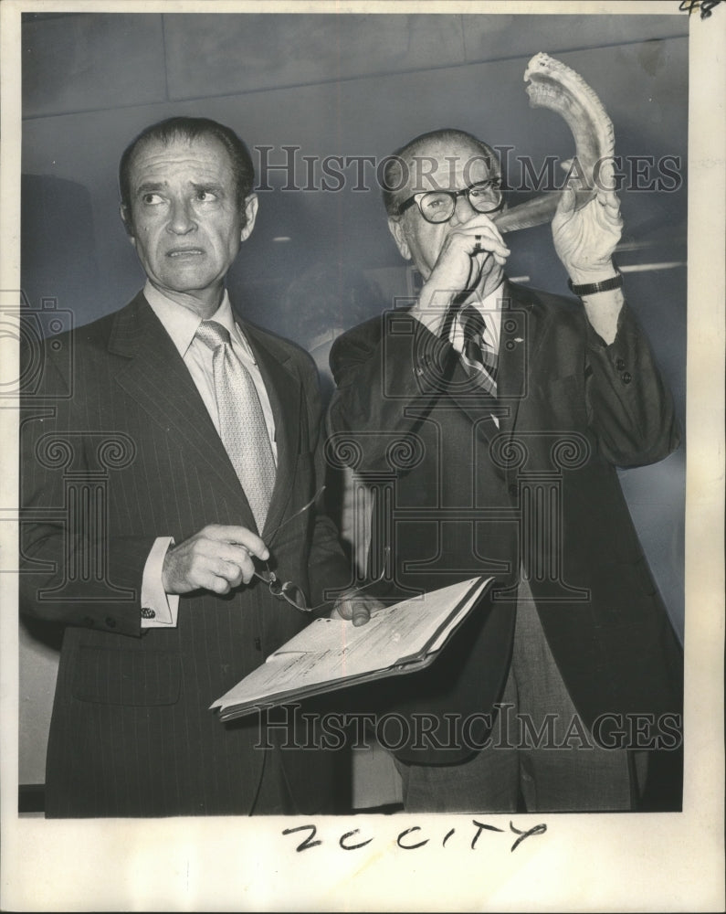 1972 Press Photo Rabbi Blackman &amp; Michael Caplan prior to an Interfaith Memorial- Historic Images