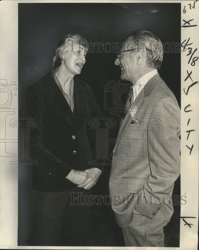 Load image into Gallery viewer, 1977 Press Photo Dr. Virginia Spencer Carr chats with Dr. Richard Watson Jr.
