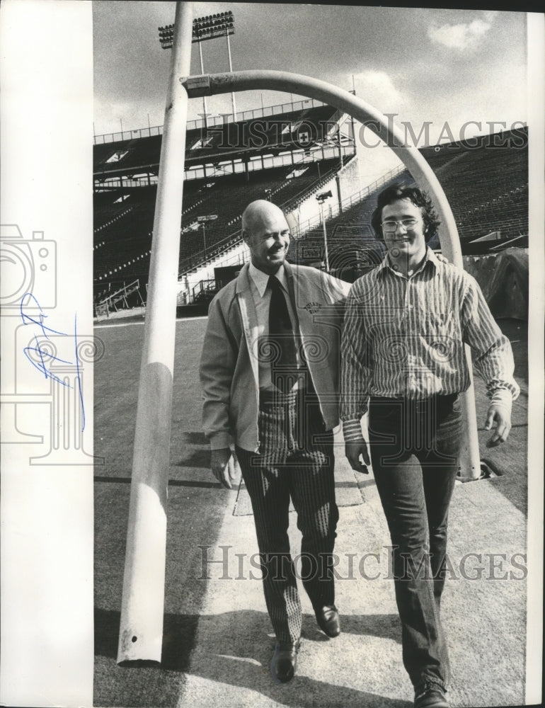 1973 Press Photo Bennie Ellende and Rusty Chambers football player - noo03332- Historic Images