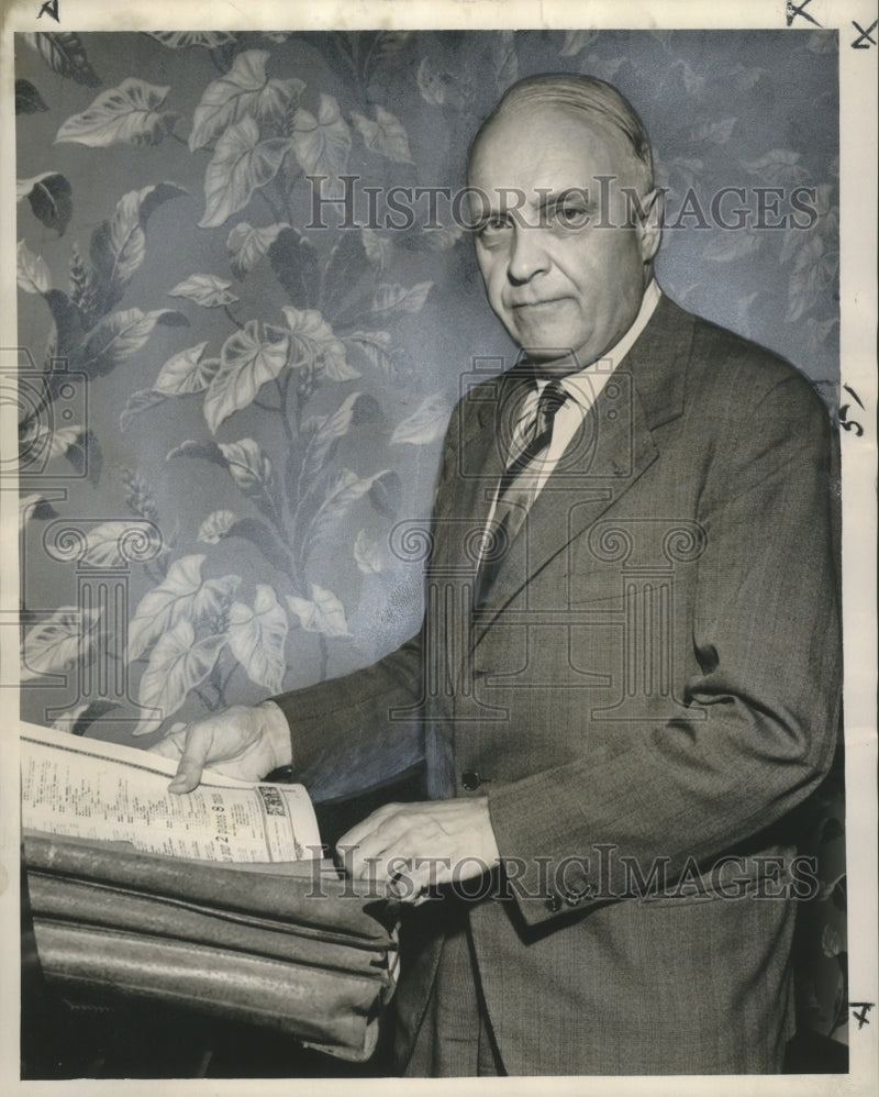 Load image into Gallery viewer, 1959 Press Photo French concert pianist Robert Casadesus - noo03347
