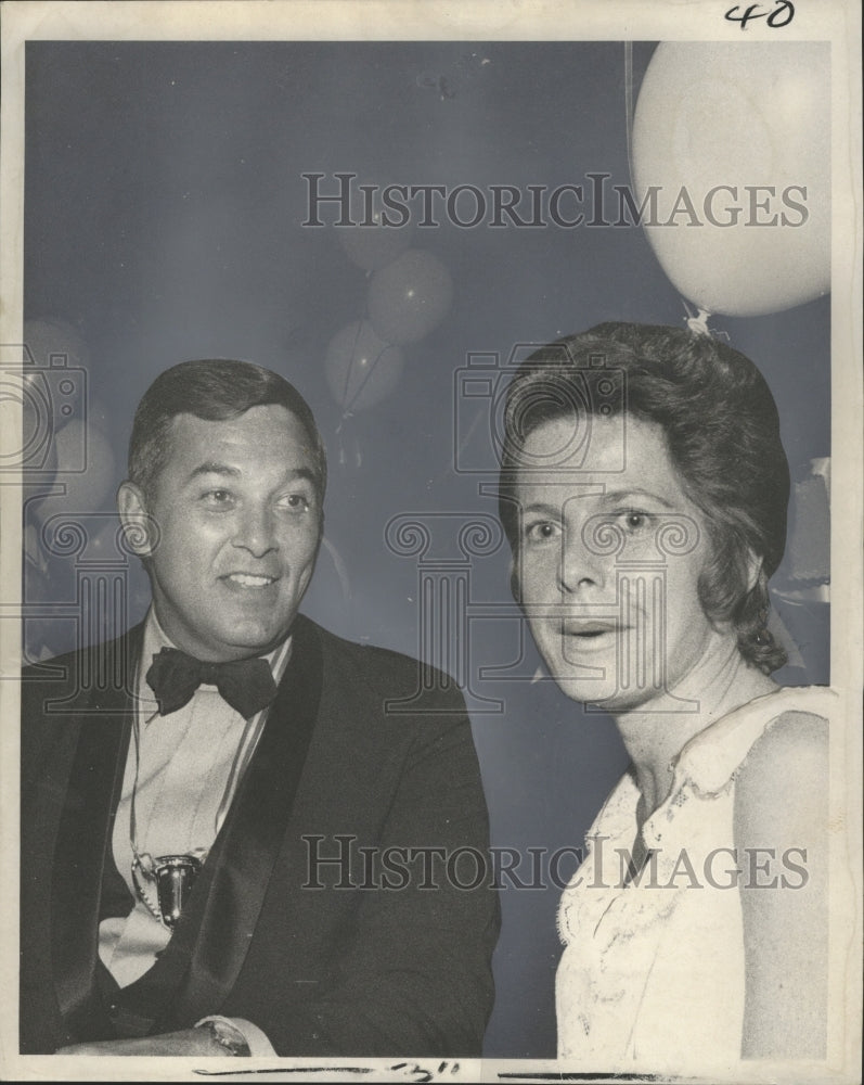 1970 Press Photo Mr. and Mrs. A. Thomas Bremermann enjoy soiree at ballroom- Historic Images