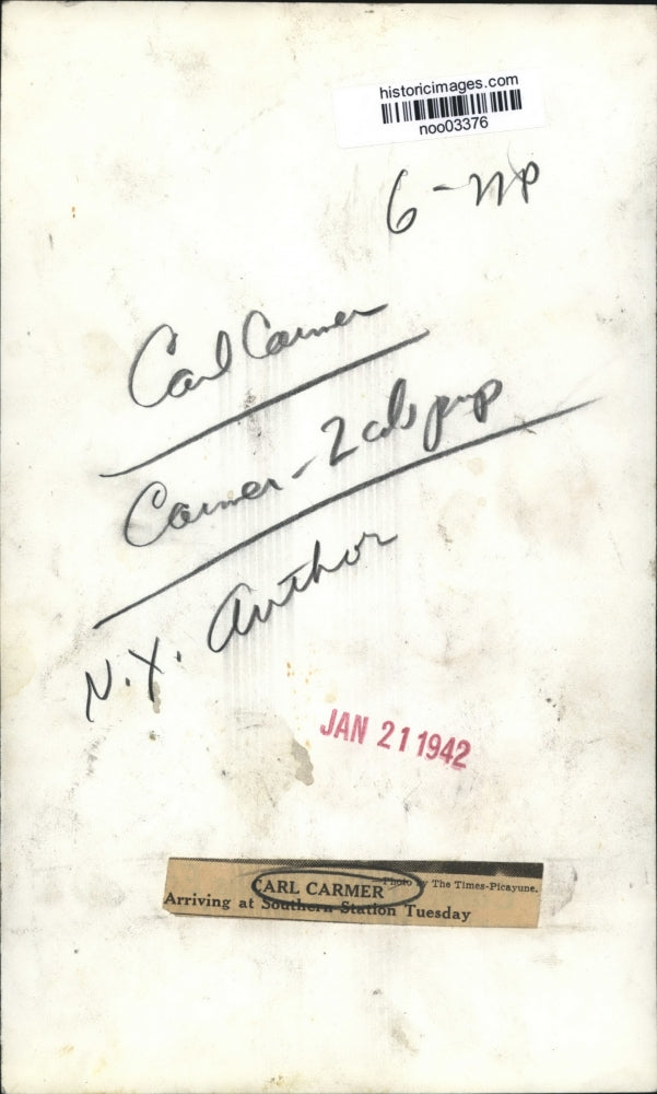 1942 Press Photo Author Carl Carmer Arriving at Southern Station - noo03376