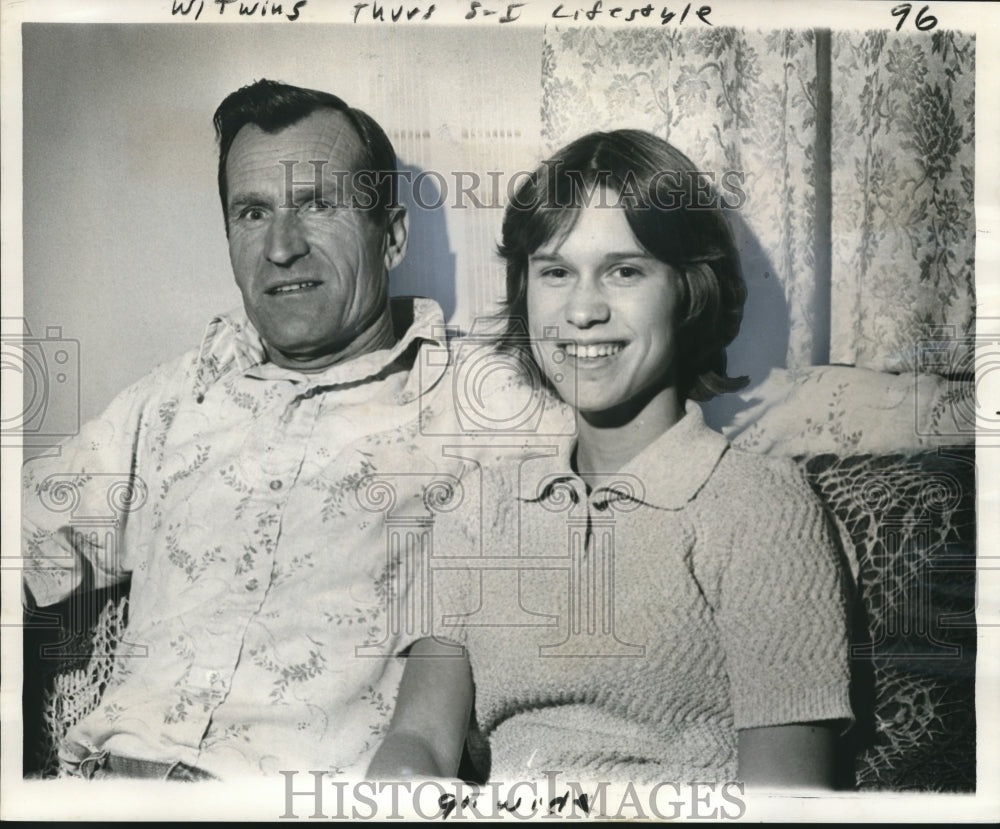 1977 Press Photo Former Georgia peanut farmer James Earl Carter &amp; daughter Amy