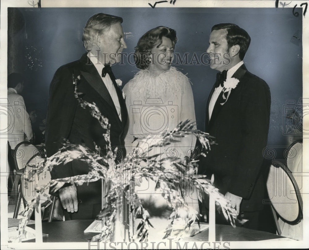 1973 Press Photo Mr. & Mrs. Turner Catledge and Thomas S. Davidson at a event- Historic Images