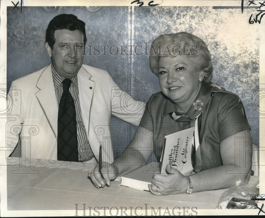 1970 Press Photo Author Liz Carpenter with Editor George W. Healy Junior- Historic Images