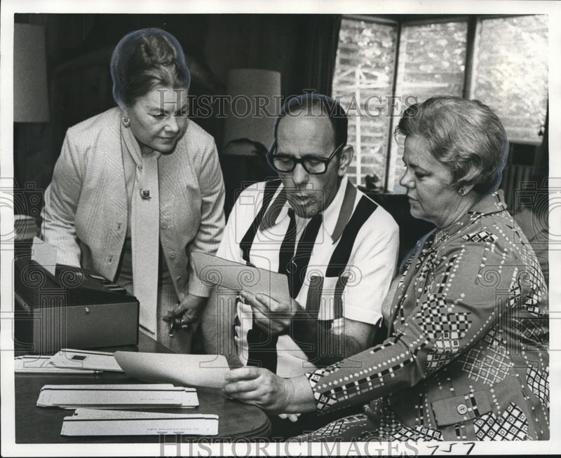 Load image into Gallery viewer, 1975 Press Photo Stroke Victim William Berbuesse Helped with Speech, New Orleans
