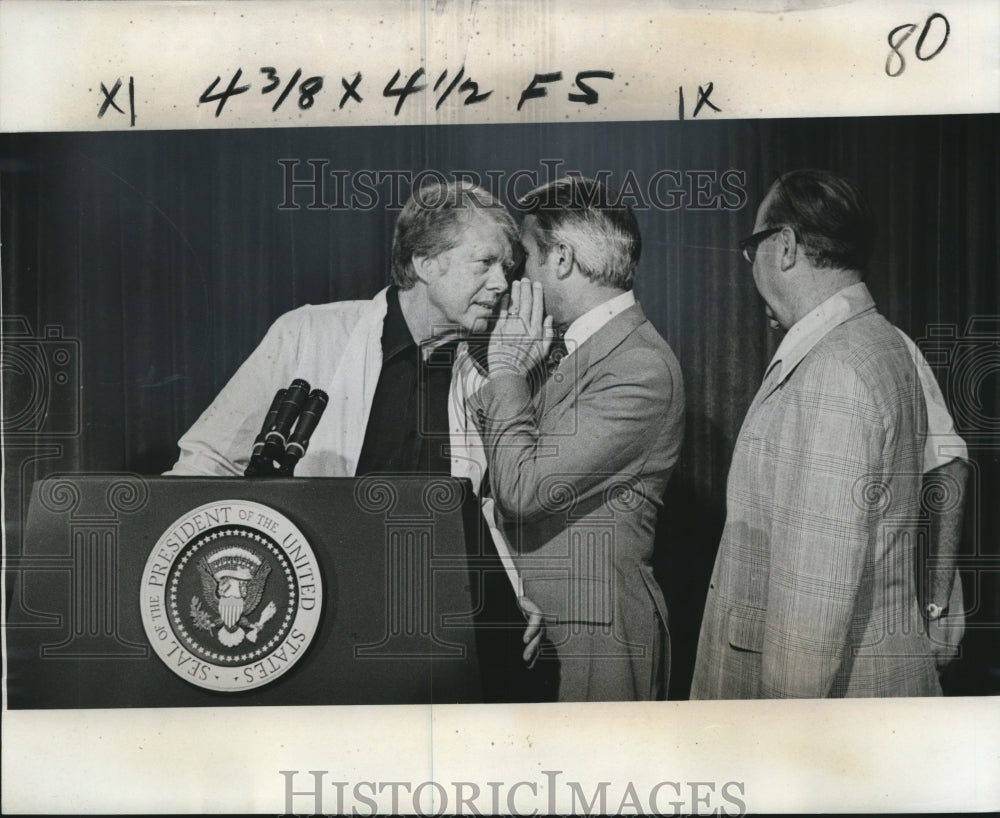 1977 Press Photo Governor Edwards has Secret for President Jimmy Carter