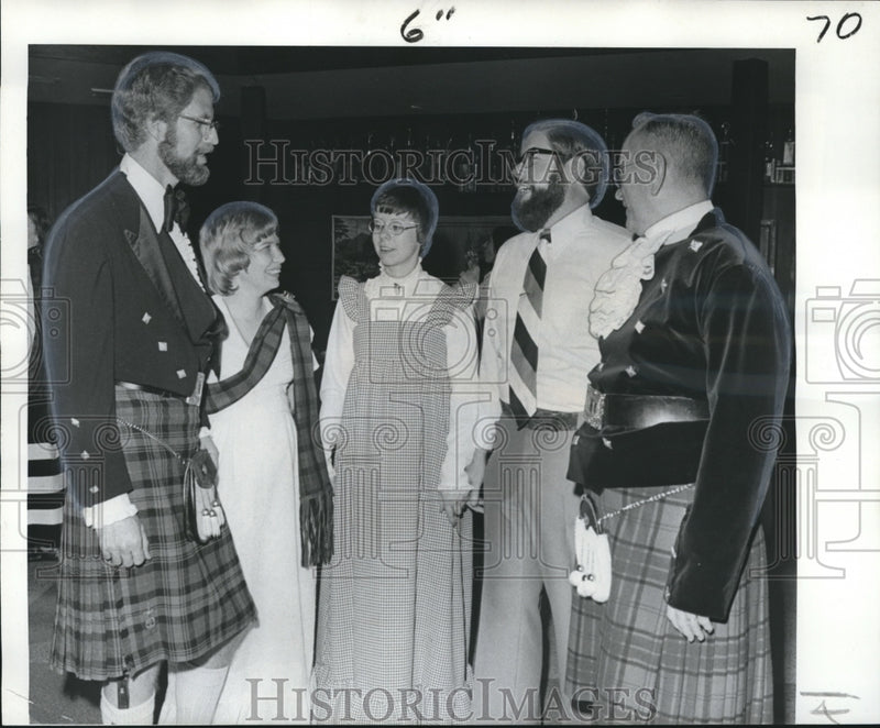 Load image into Gallery viewer, 1976 Press Photo Bill, Sheila Muzzy, Dawn, Bill Rutherford, Maxwell Wright
