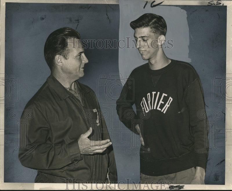 Load image into Gallery viewer, 1966 Press Photo Sports Coach Stanley Richard and Jerry Cassidey - noo03954
