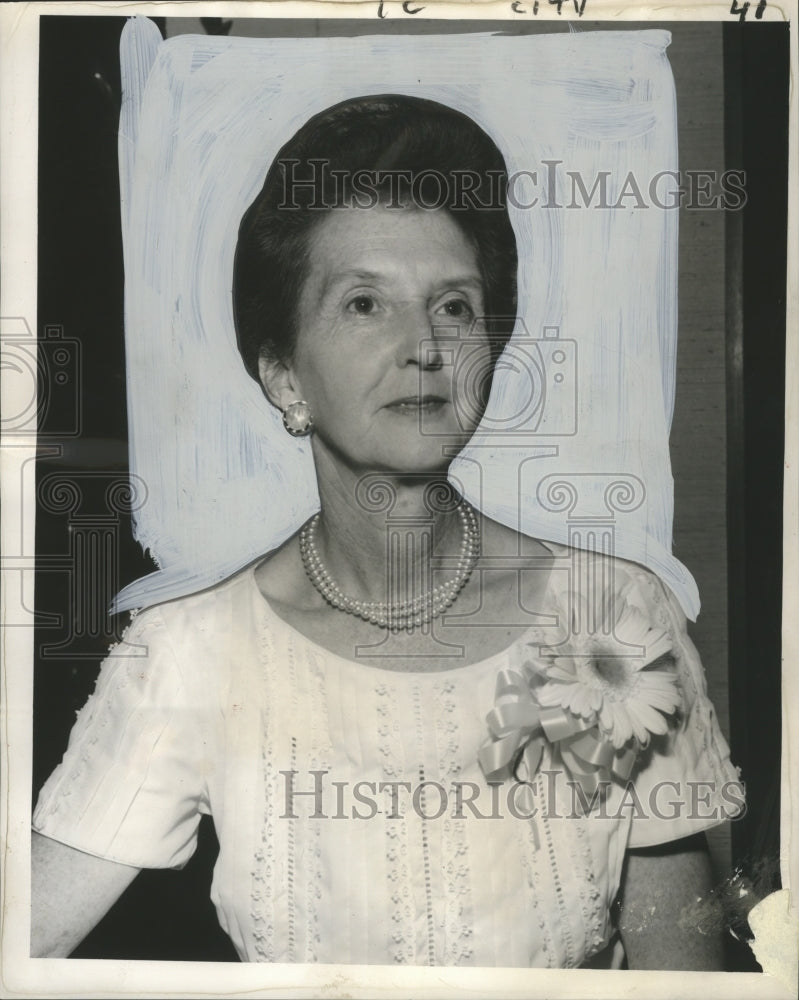 1962 Press Photo Mrs. Clarence Chachere, president of Society of World Relations- Historic Images