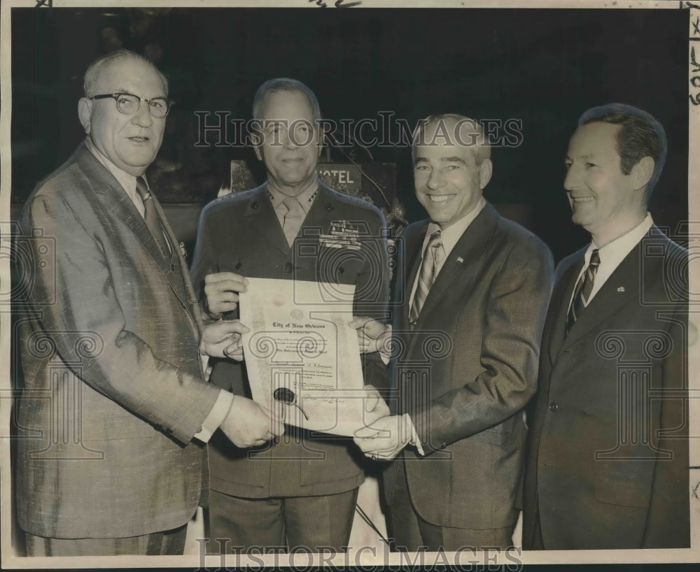 1971 Press Photo General Leonard F. Chapman and Others at his Farewell Luncheon