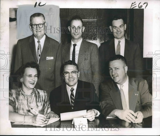 1956 Press Photo New Orleans - Ernest Doerries & Frank Cerniglia with Executives