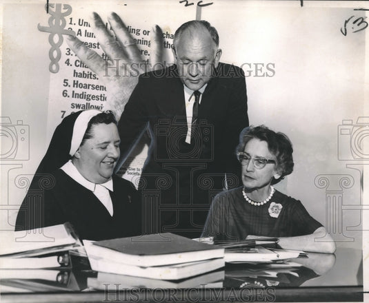 1967 Press Photo Officials of the American Cancer Society, Representatives Meet